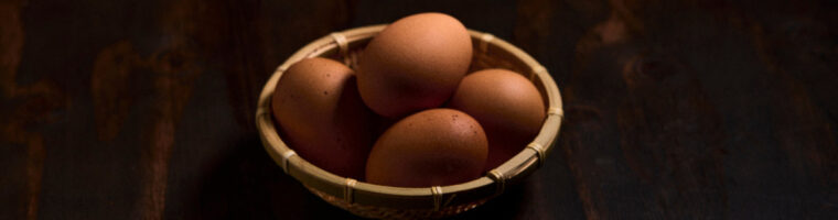 食べ物の鶏卵の画像。鶏卵にはコリンが含まれている。